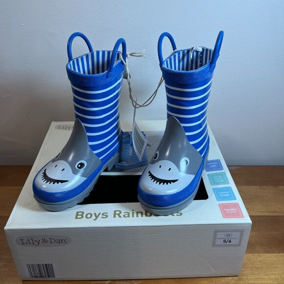 Lily & Dan Rainboots size 5/6 NWT - Picture 1 of 6